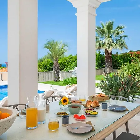 Emerald Shores Vila *