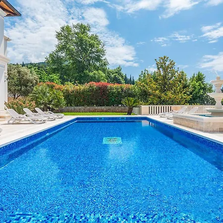 Emerald Shores Villa *