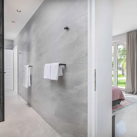 Emerald Shores Villa Trsteno