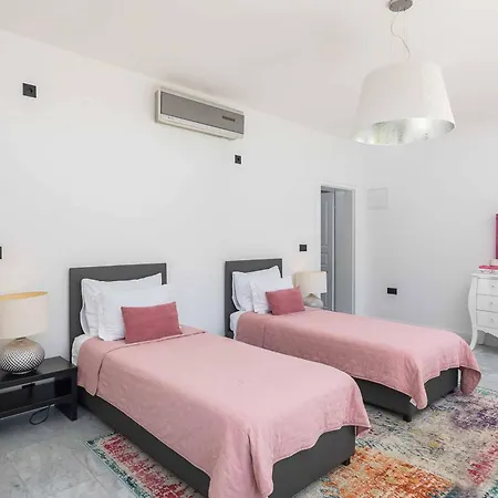 Vila Emerald Shores *