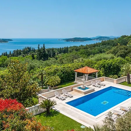 Emerald Shores Vila *